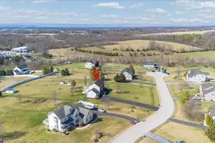 17015 Bivens Ln, Hagerstown, MD 21740 - Photo 3