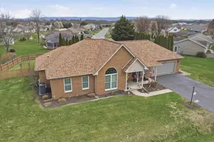 112 Plantation Dr, Hagerstown, MD 21740 - Photo 5