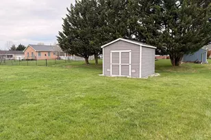 1217 S Pointe Dr, Hagerstown, MD 21740 - Photo 3