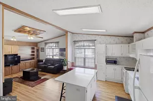 11125 Lakeside Dr, Hagerstown, MD 21740 - Photo 9