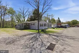 11125 Lakeside Dr, Hagerstown, MD 21740 - Photo 3