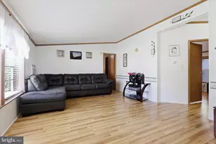 11125 Lakeside Dr, Hagerstown, MD 21740 - Photo 17