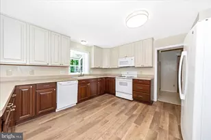 19103 Woodhill Dr, Hagerstown, MD 21742 - Photo 15