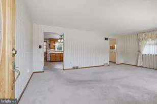 12037 Ronnie Dr, Hagerstown, MD 21742 - Photo 5