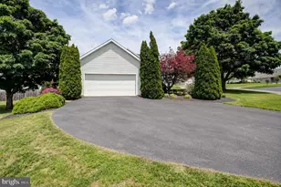 13418 Wellspring Dr, Hagerstown, MD 21740 - Photo 9