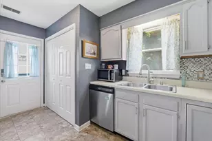 1040 Hampton Cir, Hagerstown, MD 21742 - Photo 11