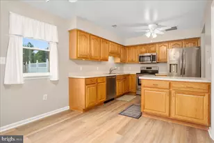 327 E Ridge Dr, Hagerstown, MD 21740 - Photo 9