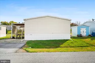 11307 Hawthorne Ct, Hagerstown, MD 21740 - Photo 7