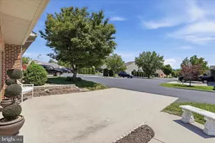 352 Sunbrook Ln, Hagerstown, MD 21742 - Photo 3