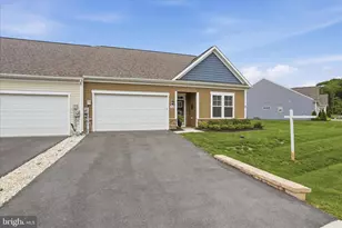 19536 Cosmos St, Hagerstown, MD 21742 - Photo 3