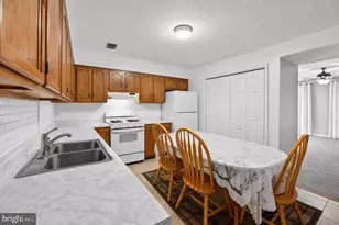 1048 Hampton Cir, Hagerstown, MD 21742 - Photo 19
