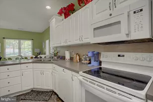 240 Sunbrook Ln, Hagerstown, MD 21742 - Photo 15