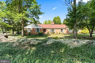 1916 Applewood Cir, Hagerstown, MD 21740 - Photo 1