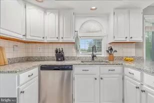 10703 Yvonne Ln, Williamsport, MD 21795 - Photo 7