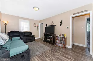 1052 Fairview Rd, Hagerstown, MD 21742 - Photo 9