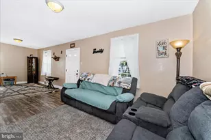 1052 Fairview Rd, Hagerstown, MD 21742 - Photo 11
