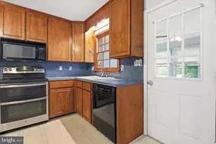 17813 Greentree Terrace, Hagerstown, MD 21740 - Photo 9