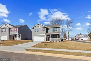 632 Armstrong Ave, Hagerstown, MD 21740 - Photo 1