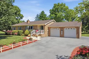 21925 Beaverbrook Dr, Smithsburg, MD 21783 - Photo 3