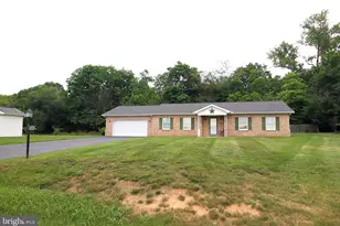 7 Plantation Dr, Hagerstown, MD 21740 - Photo 3