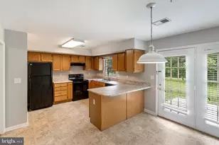 10121 St George Cir, Hagerstown, MD 21740 - Photo 5