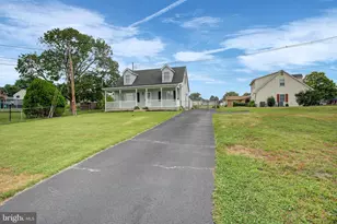17203 Amber Dr, Hagerstown, MD 21740 - Photo 3