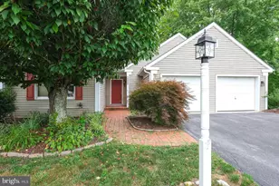 18925 Dover Dr, Hagerstown, MD 21742 - Photo 1