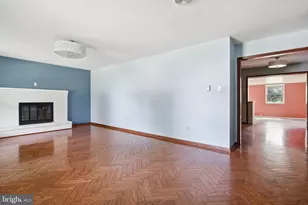 11911 Sycamore Dr, Hagerstown, MD 21742 - Photo 5