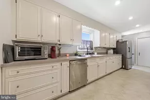 13306 Fairgreen Cir, Hagerstown, MD 21742 - Photo 17