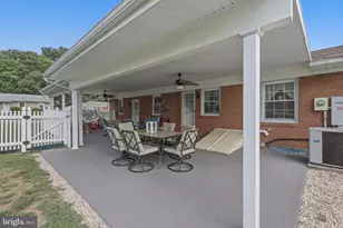 17601 Meadowood Dr, Hagerstown, MD 21740 - Photo 35