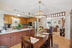 17601 Meadowood Dr, Hagerstown, MD 21740 - Photo 9