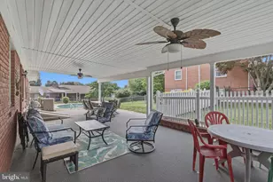 17601 Meadowood Dr, Hagerstown, MD 21740 - Photo 33