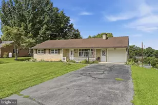 11822 Greenhill Dr, Hagerstown, MD 21742 - Photo 3