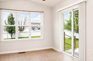 12113 Fallen Timbers Cir, Hagerstown, MD 21740 - Photo 11