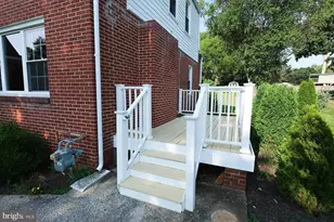 318 E Irvin Ave, Hagerstown, MD 21742 - Photo 3