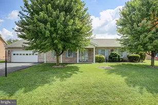 1206 S Pointe Dr, Hagerstown, MD 21740 - Photo 1