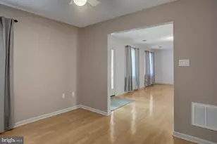 1206 S Pointe Dr, Hagerstown, MD 21740 - Photo 11