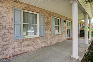 1206 S Pointe Dr, Hagerstown, MD 21740 - Photo 5