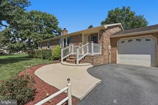 21925 Beaverbrook Dr, Smithsburg, MD 21783 - Photo 3