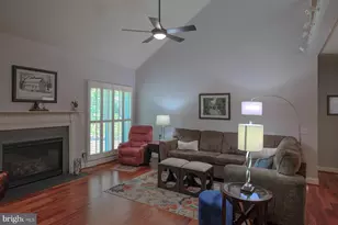 18710 Dover Dr, Hagerstown, MD 21742 - Photo 17