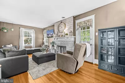 35 E Irvin Avenue E, Hagerstown, MD 21742 - Photo 5