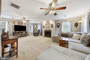 2 Sweet Briar Ln, Hagerstown, MD 21742 - Photo 5