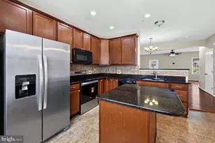 10382 Lantern Ln, Hagerstown, MD 21740 - Photo 5