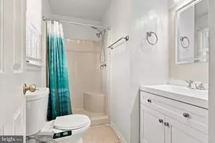 1045 W Irvin Ave, Hagerstown, MD 21742 - Photo 17