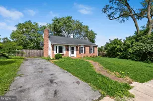 1317 Cedarwood Dr, Hagerstown, MD 21742 - Photo 3