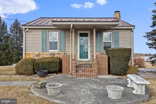 17 Hump Rd, Hagerstown, MD 21740 - Photo 1