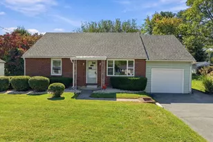 208 E Sunset Ave, Williamsport, MD 21795 - Photo 1