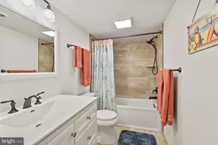 8203 Atlantic Ave, Ocean City, MD 21842 - Photo 23