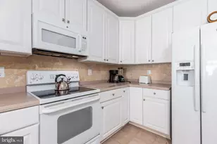 2 Fountain Dr E, Ocean City, MD 21842 - Photo 3