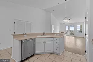 39 Fountain Dr W, Ocean City, MD 21842 - Photo 9